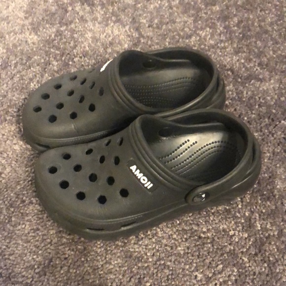 Black Amoji crocs - Picture 3 of 3